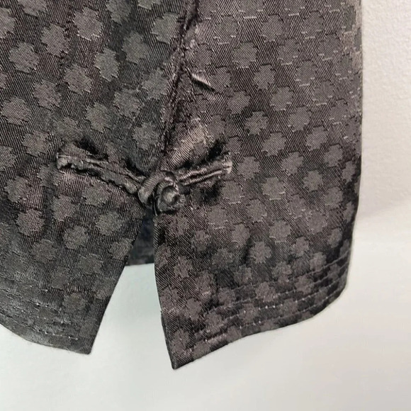 MANDERIN Style Silk Pattern Blouse Black Short Sleeve Toggle Knot Closure M - Picture 9 of 12